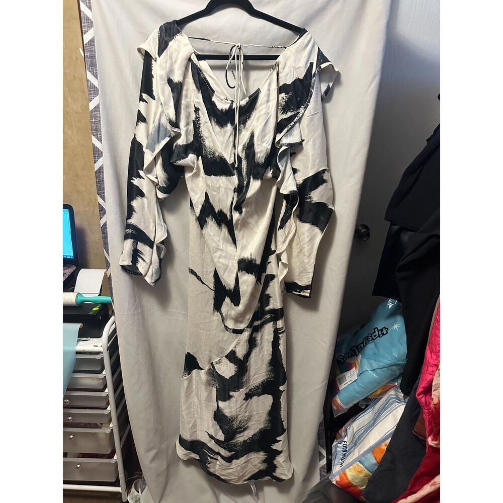 NWT ARRANGE Ruffle Open Back Long Sleeve Maxi Dress Mono Abstract Print Size 10